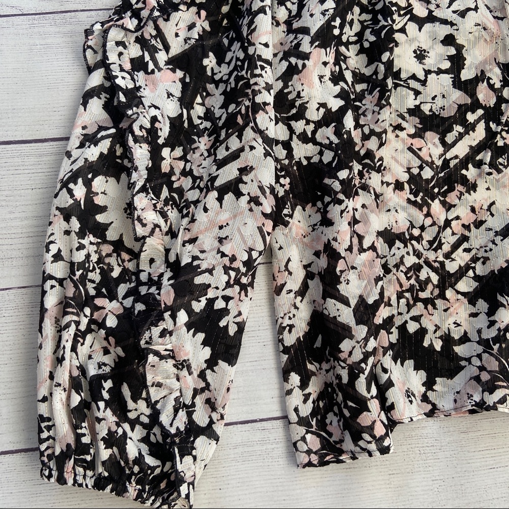 EXPRESS Metallic Floral Ruffle Top - Picture 8 of 12